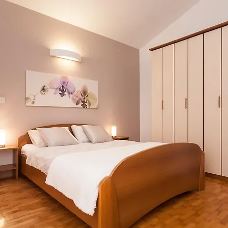 Apartments Alice Rovinj Exterior photo